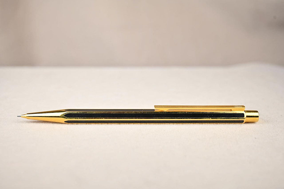 Caran D'Ache Chinese Laque
